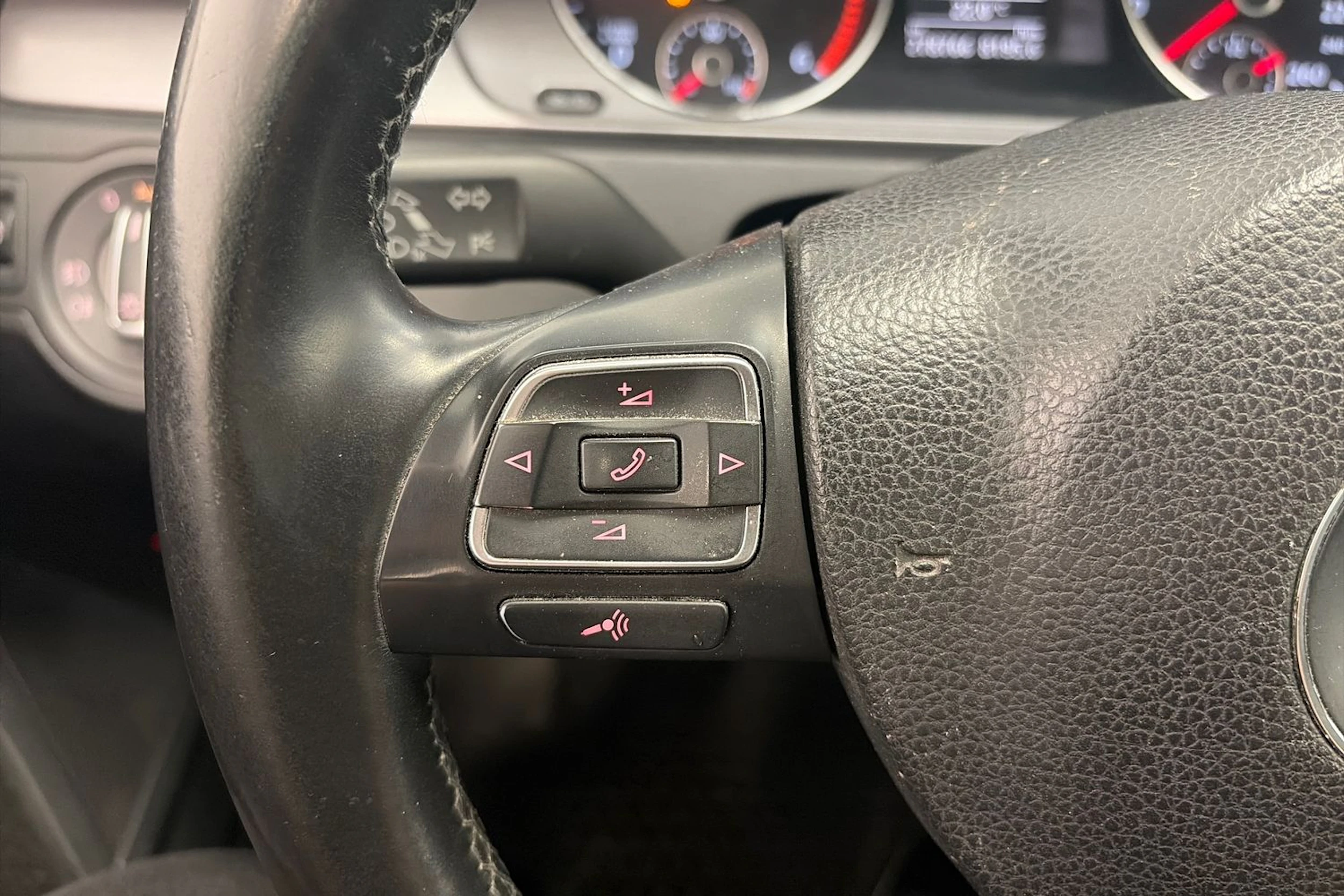 Harmaa Volkswagen PASSAT 2014 kuva 14.