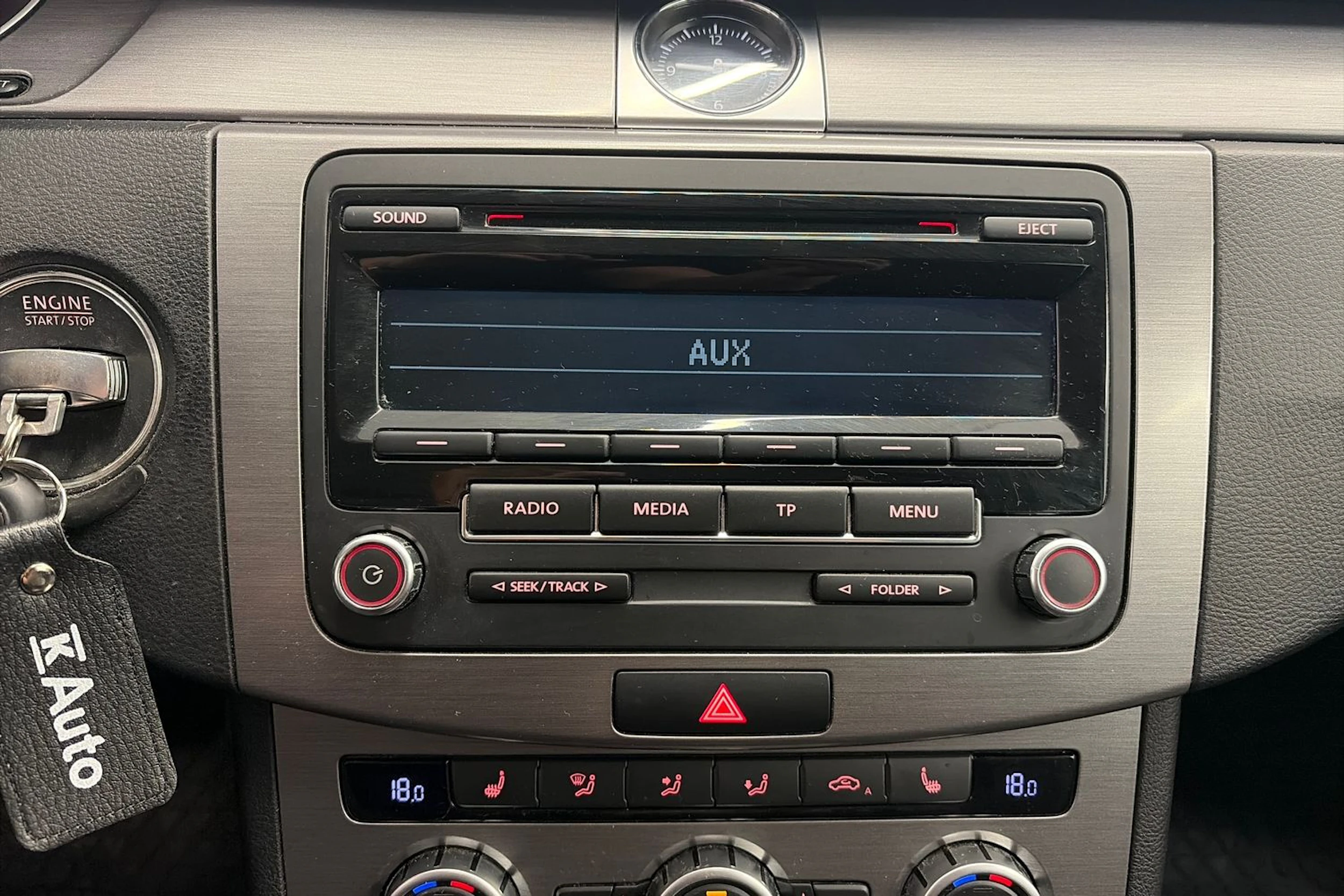 Harmaa Volkswagen PASSAT 2014 kuva 17.