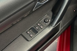 punainen Volkswagen Passat 2014 kuva 17.