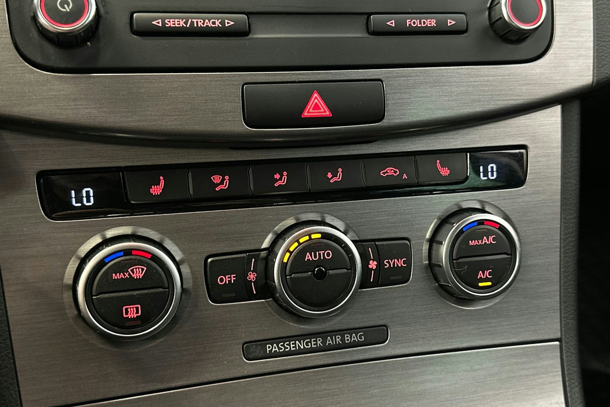 punainen Volkswagen Passat 2014 kuva 24.
