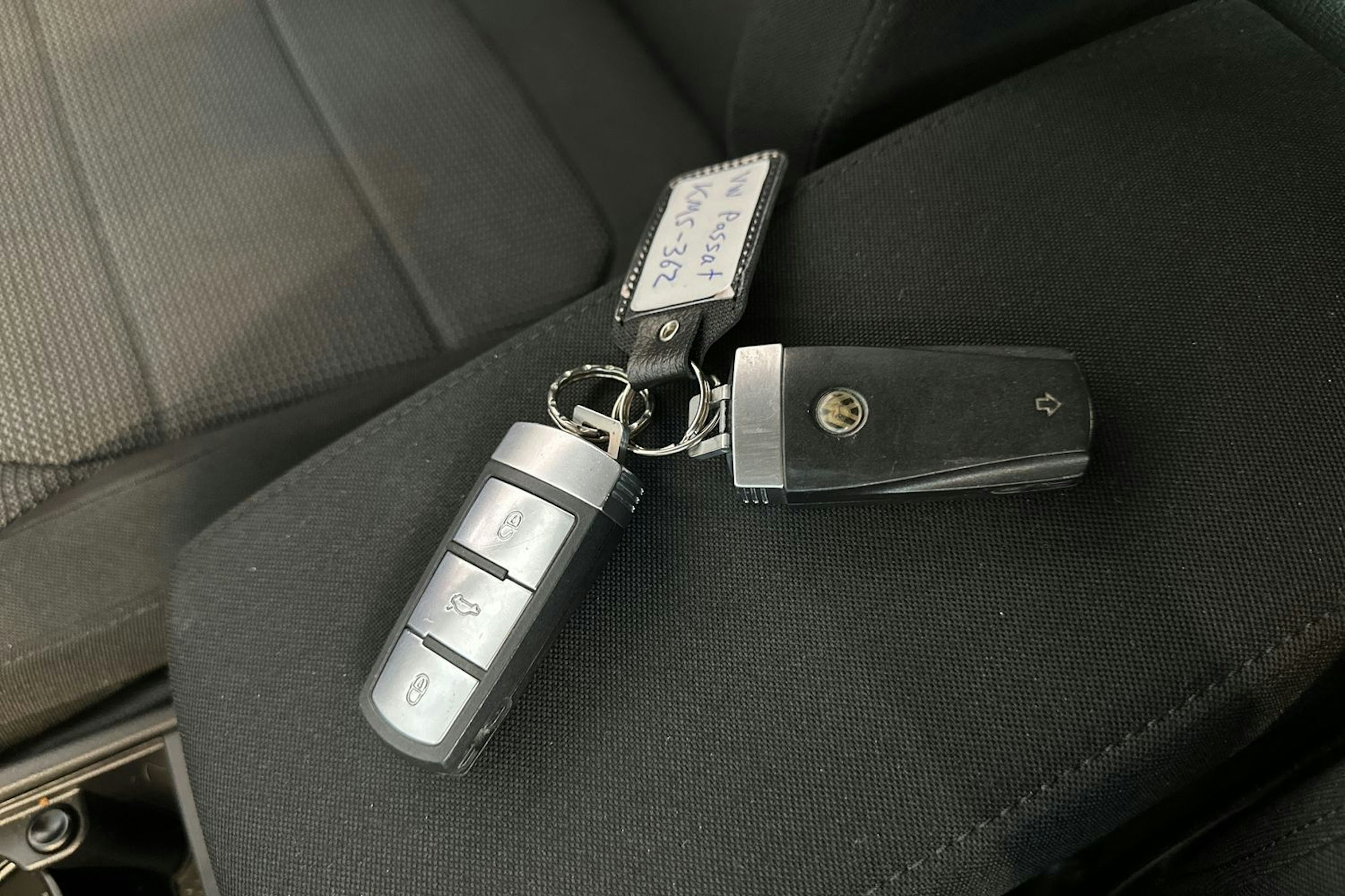 punainen Volkswagen Passat 2014 kuva 26.