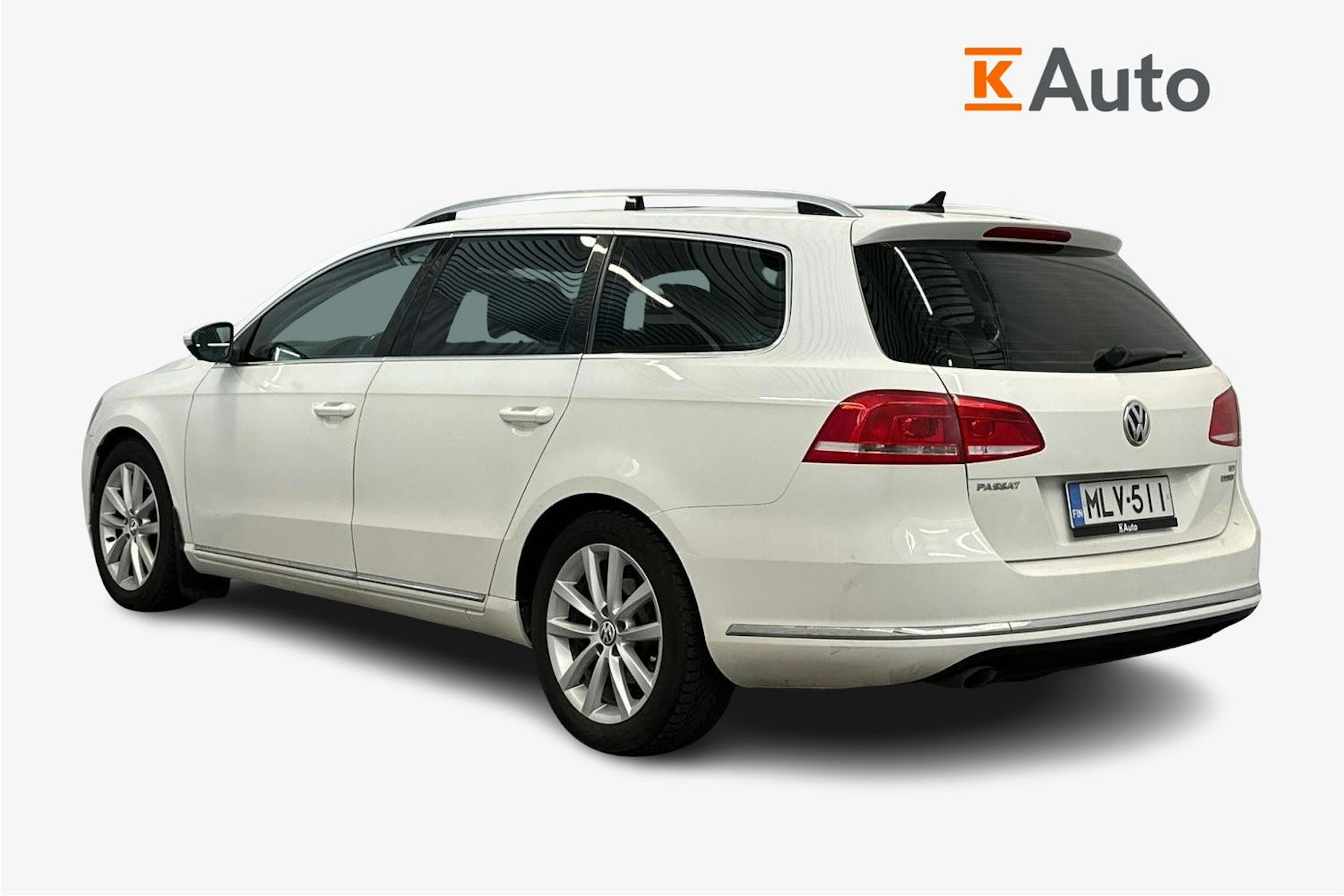 valkoinen Volkswagen Passat 2014 kuva 2.
