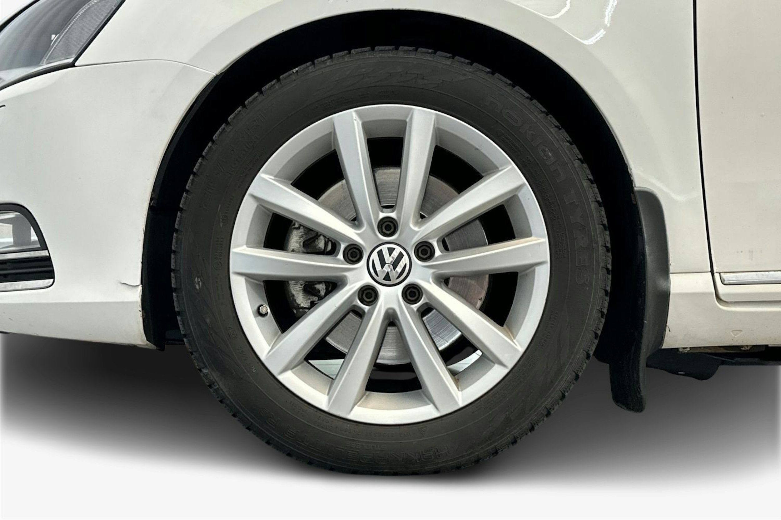 valkoinen Volkswagen Passat 2014 kuva 11.