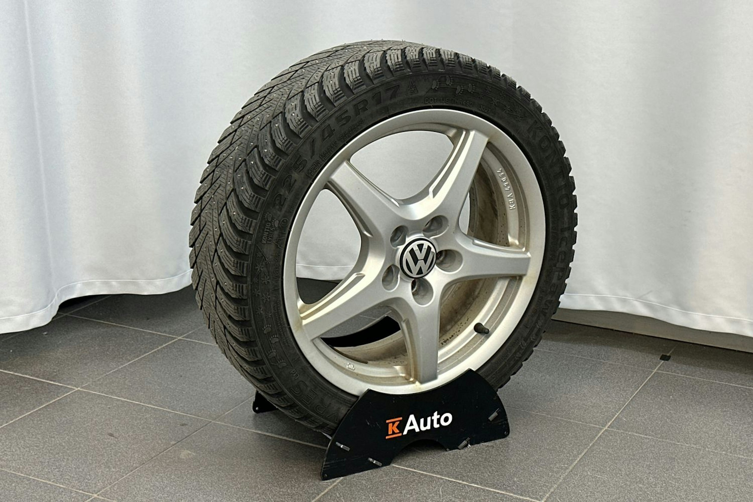 valkoinen Volkswagen Passat 2014 kuva 14.
