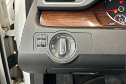 valkoinen Volkswagen Passat 2014 kuva 17.