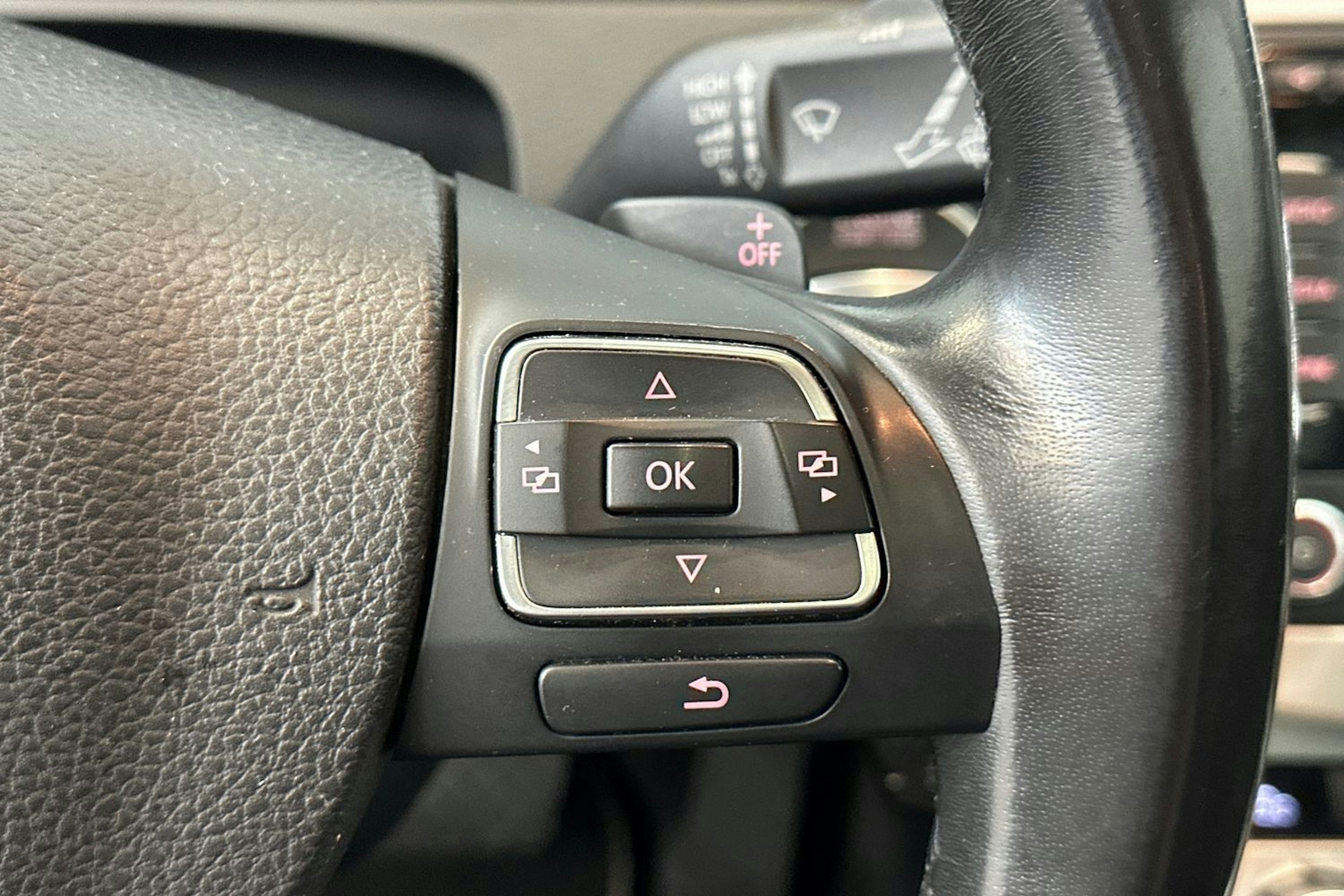 valkoinen Volkswagen Passat 2014 kuva 19.