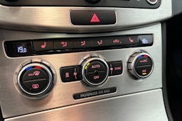 valkoinen Volkswagen Passat 2014 kuva 25.