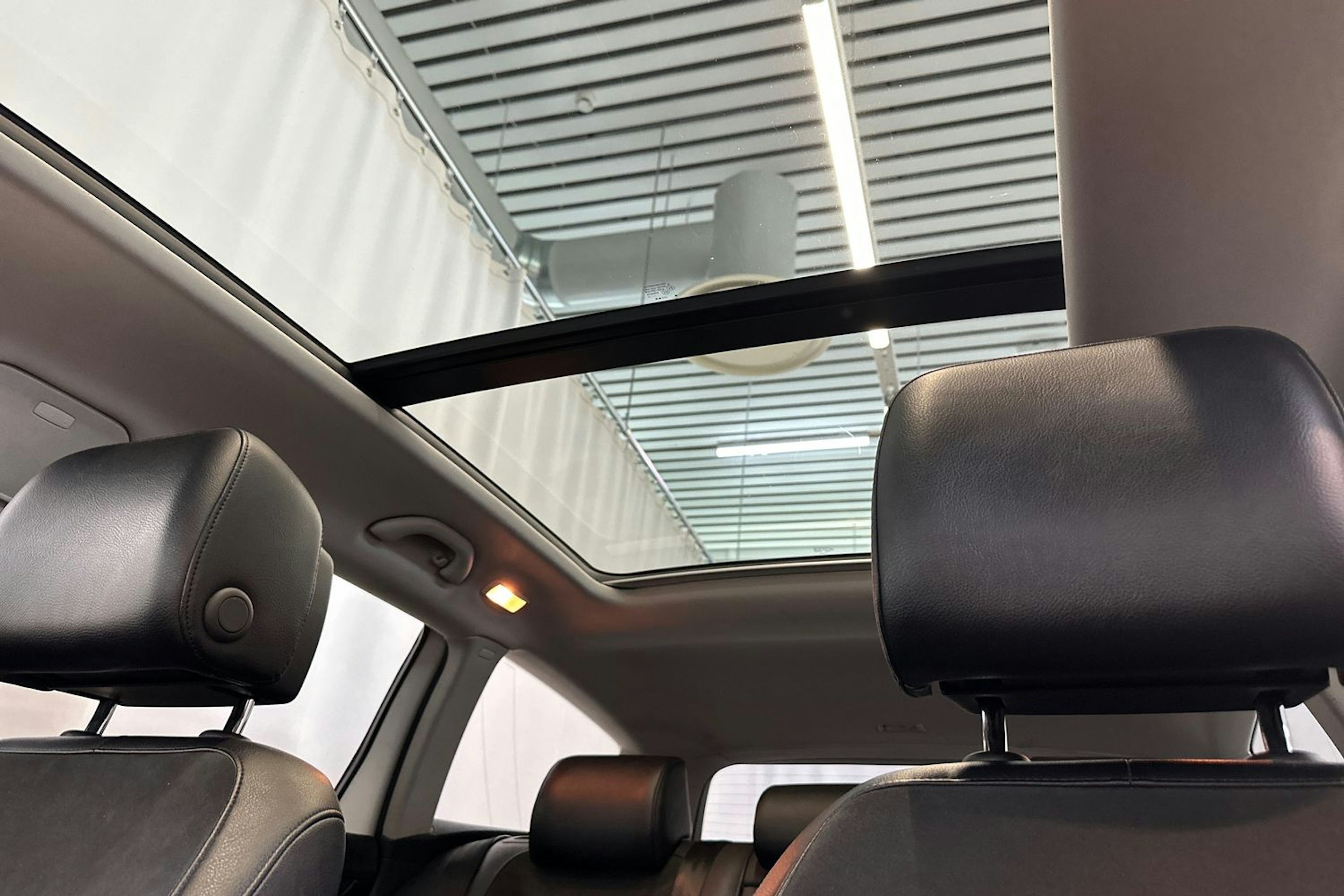 valkoinen Volkswagen Passat 2014 kuva 26.