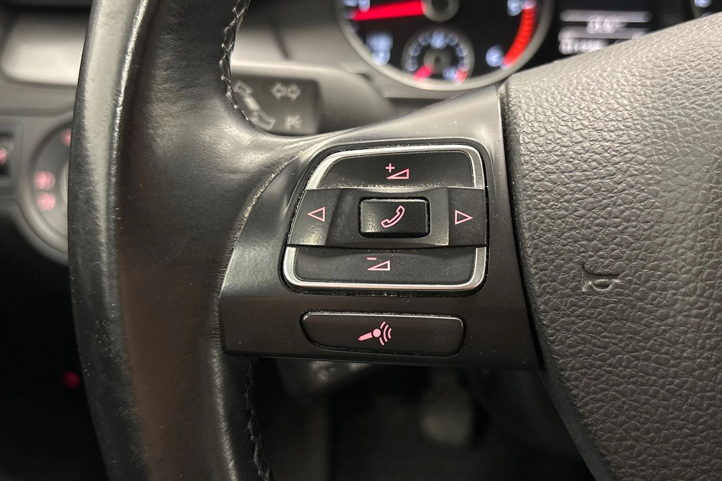 Hopea Volkswagen PASSAT 2014 kuva 13.