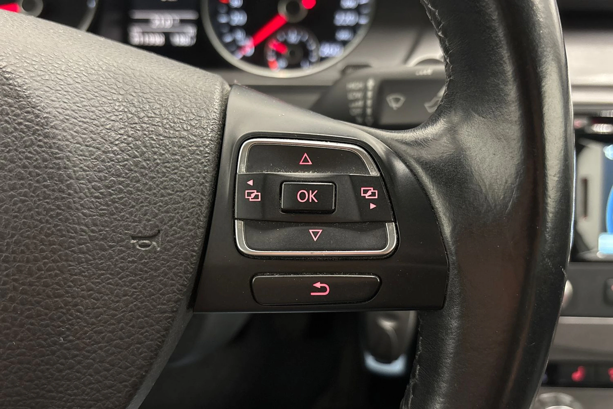 Hopea Volkswagen PASSAT 2014 kuva 14.