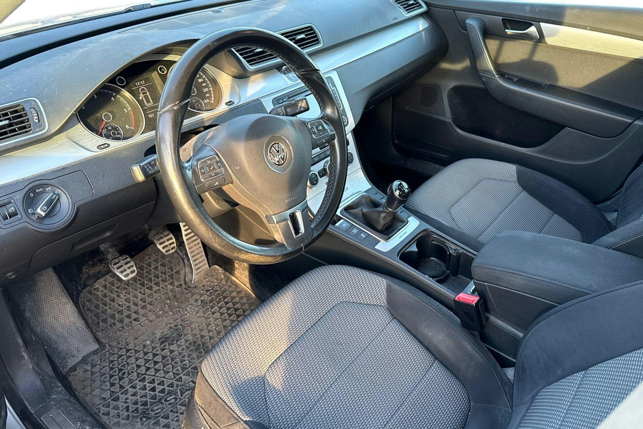 hopea Volkswagen Passat 2014 kuva 3.