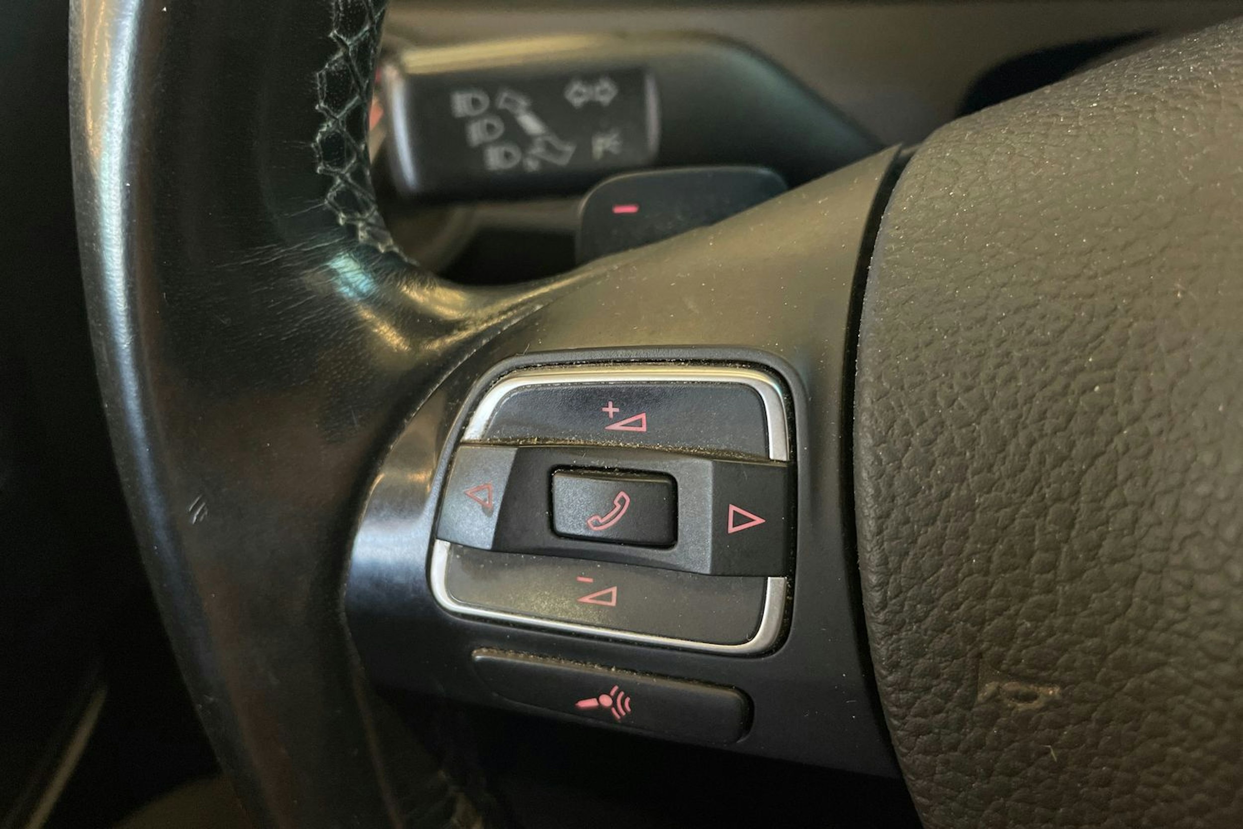 musta Volkswagen Passat 2014 kuva 14.