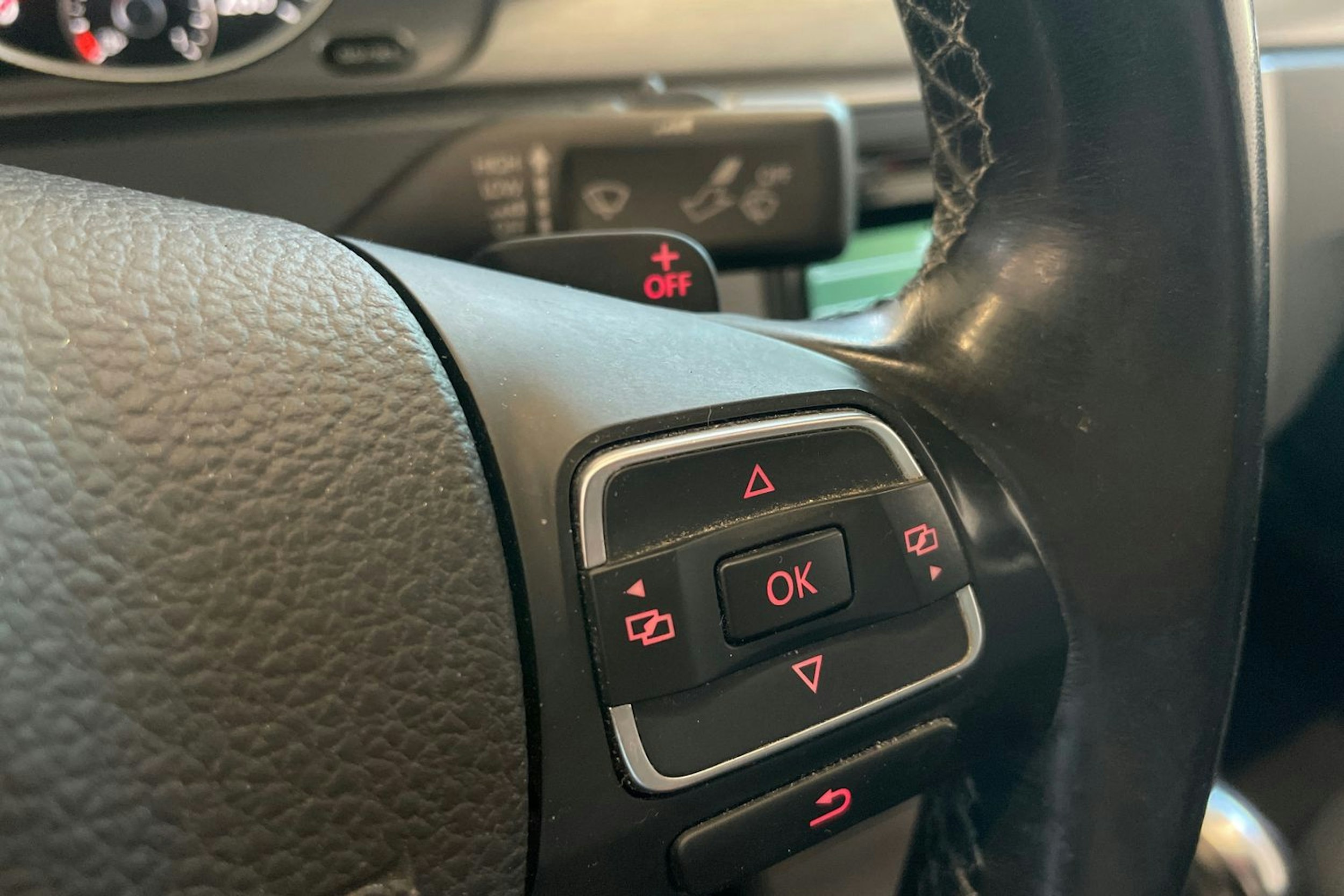 musta Volkswagen Passat 2014 kuva 16.