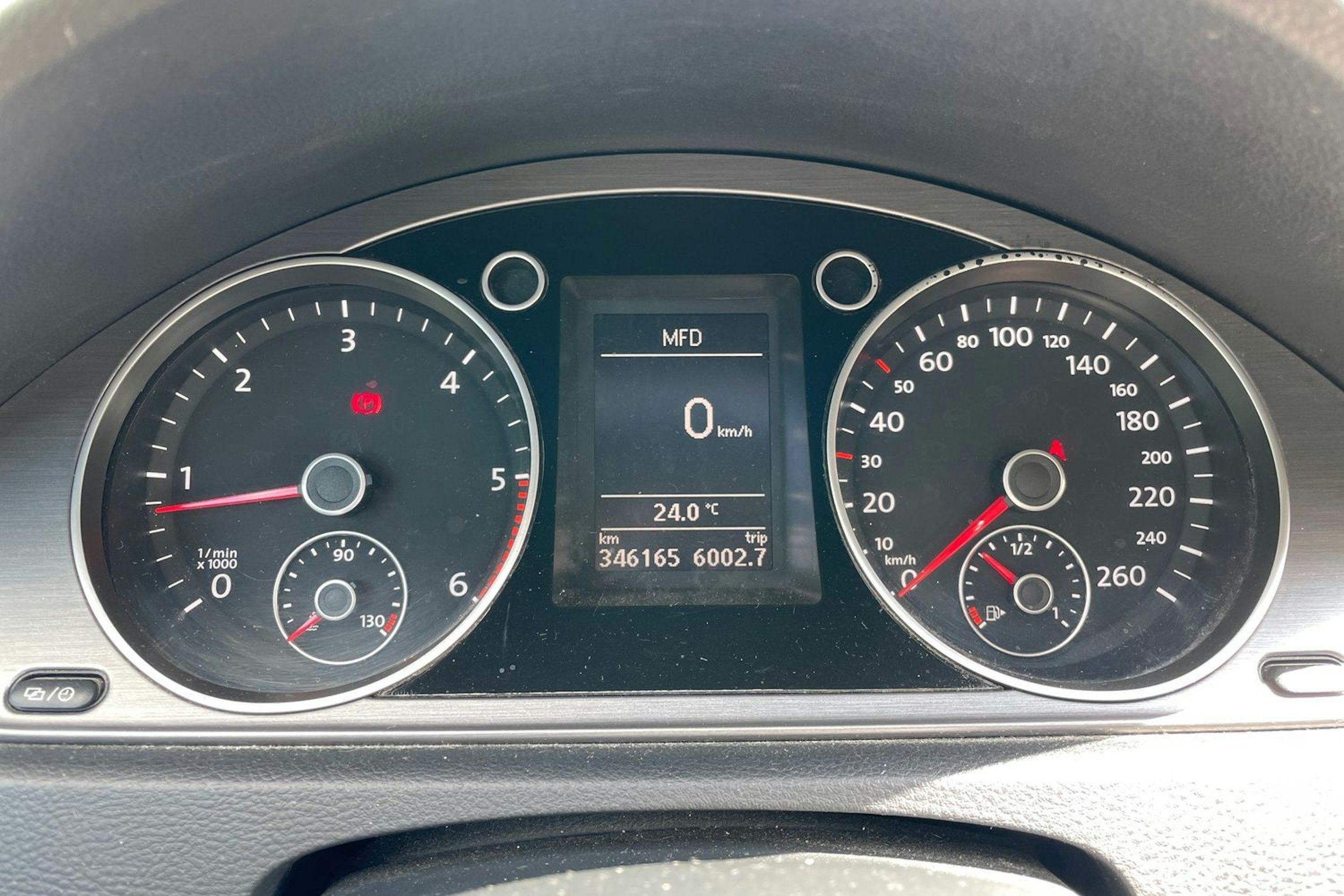 harmaa Volkswagen Passat 2014 kuva 14.