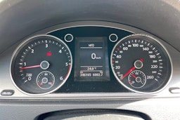 harmaa Volkswagen Passat 2014 kuva 14.