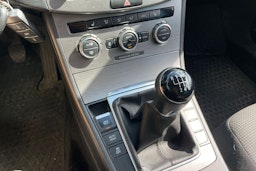 harmaa Volkswagen Passat 2014 kuva 18.