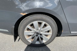 harmaa Volkswagen Passat 2014 kuva 25.
