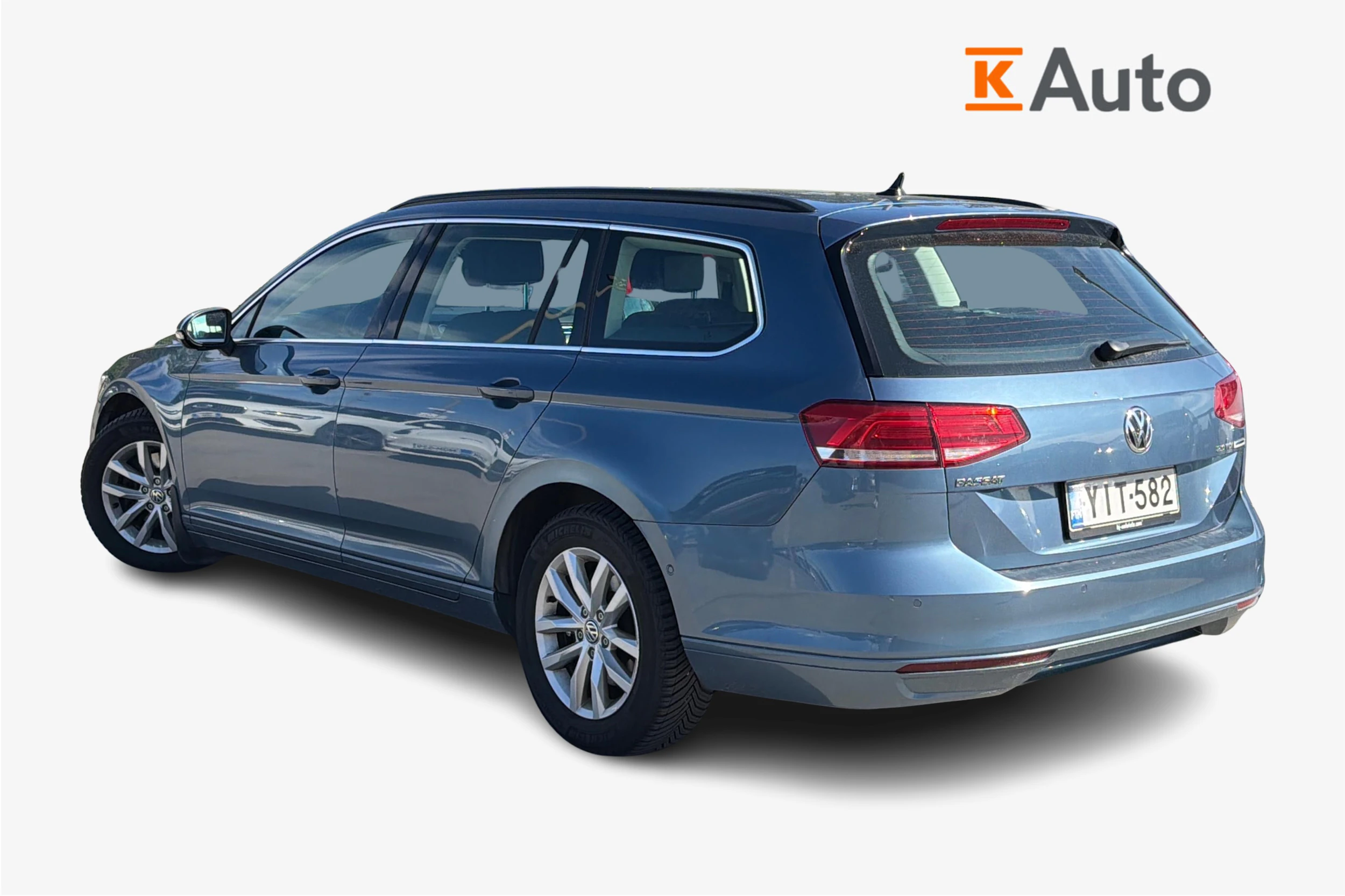 sininen Volkswagen Passat 2014 kuva 2.