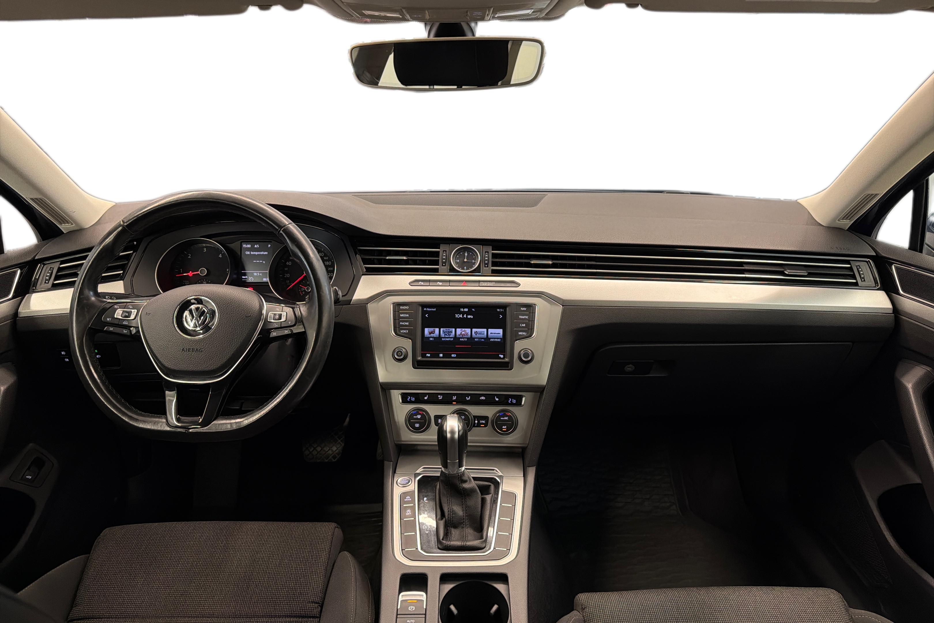 Volkswagen Passat 2015, photo 7/28