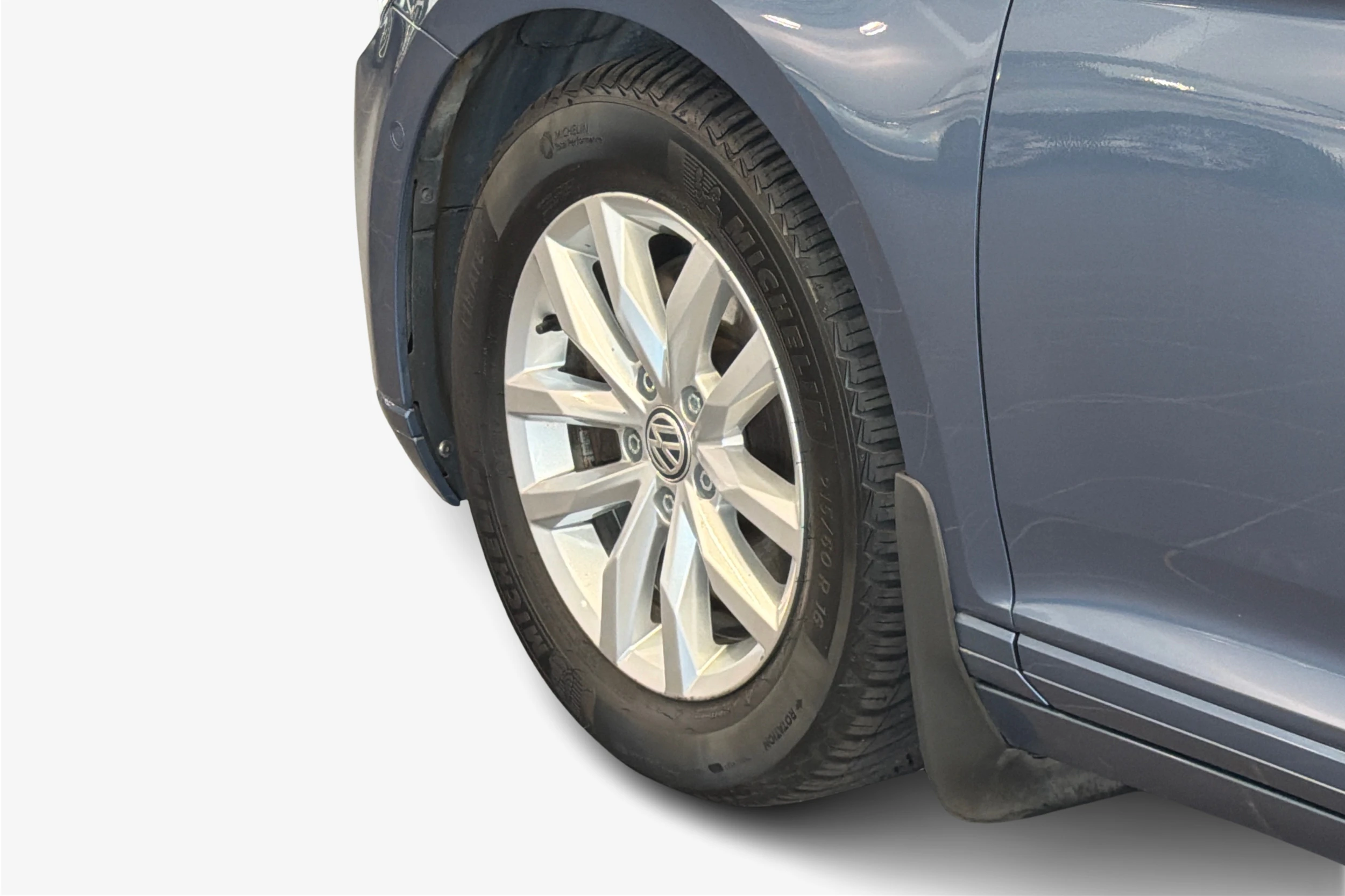 sininen Volkswagen Passat 2015 kuva 9.