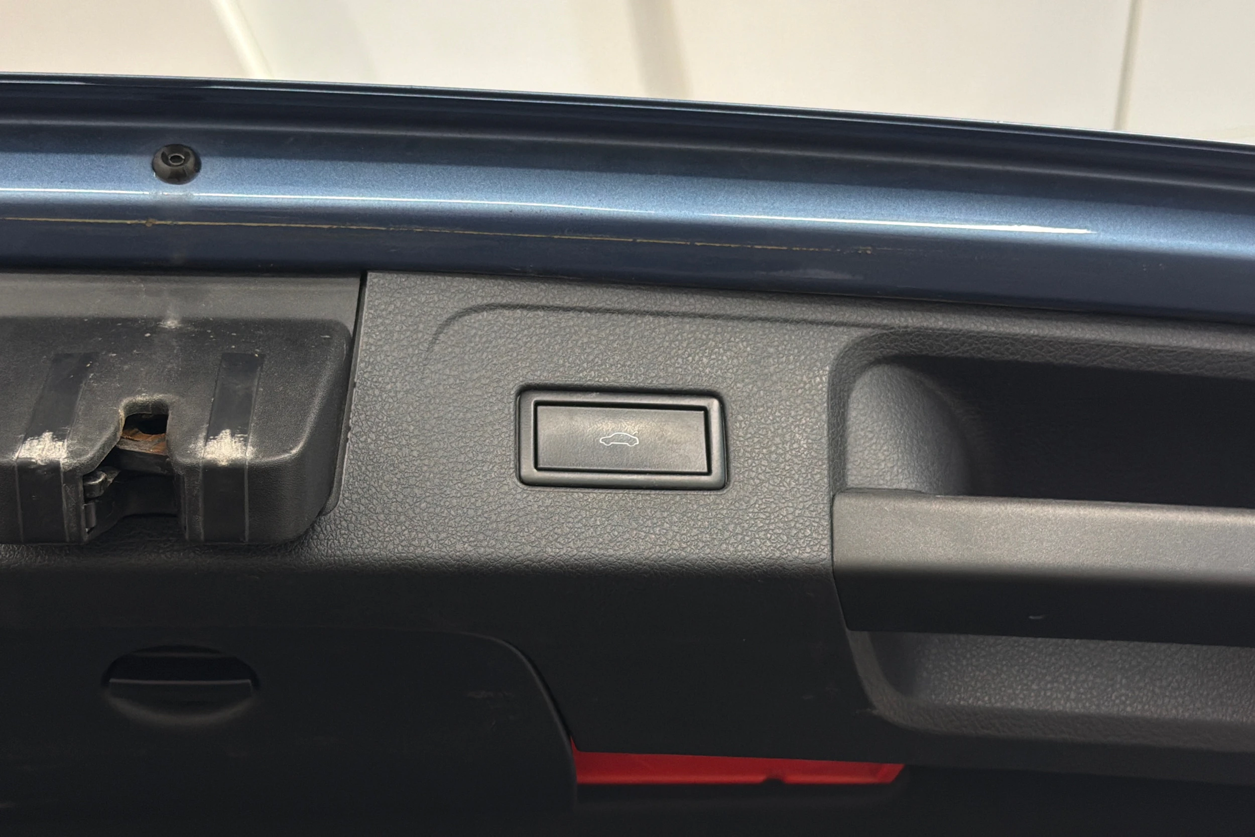 sininen Volkswagen Passat 2015 kuva 12.