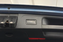 sininen Volkswagen Passat 2015 kuva 12.