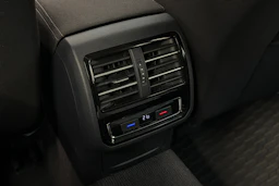 sininen Volkswagen Passat 2015 kuva 14.