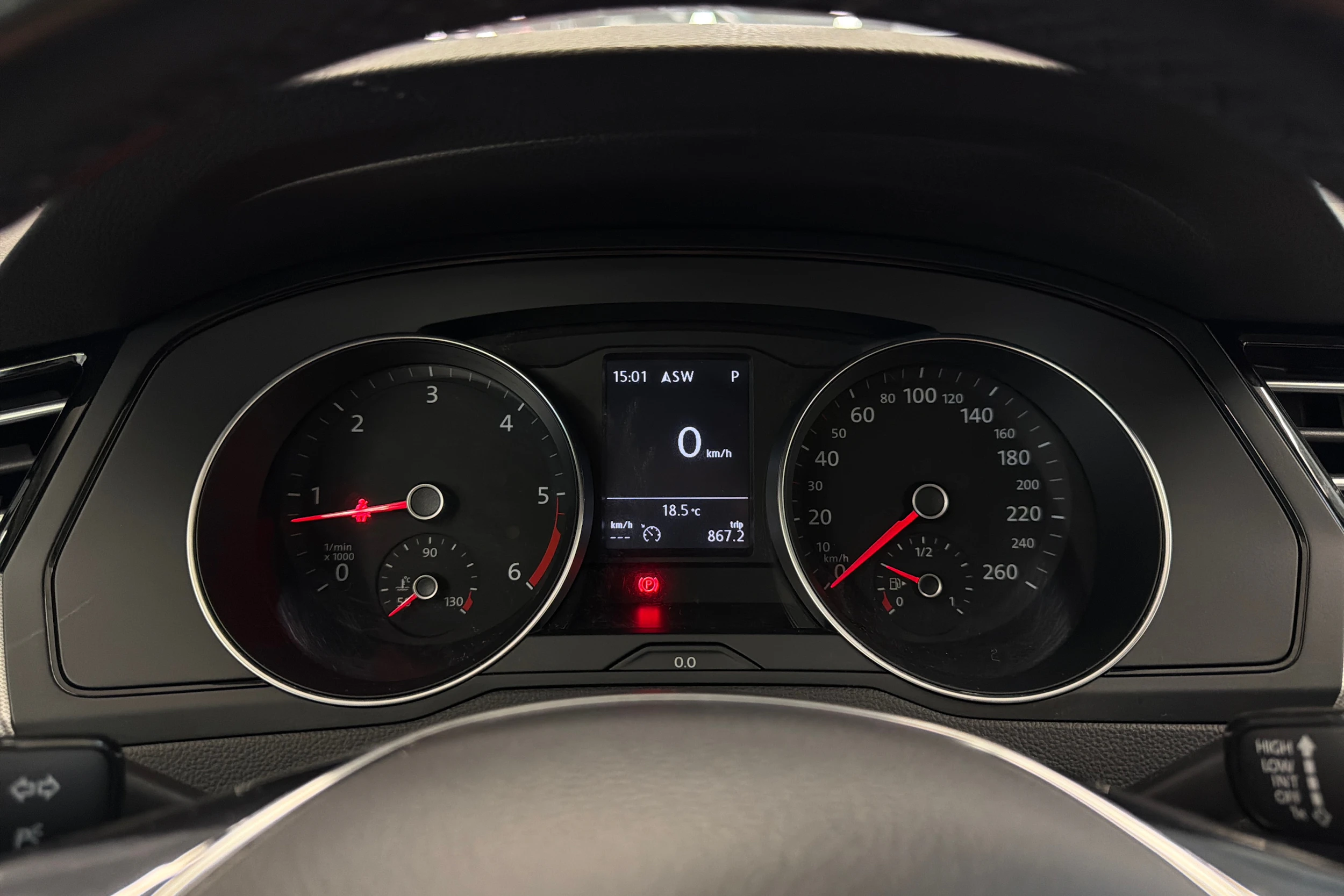 sininen Volkswagen Passat 2015 kuva 19.