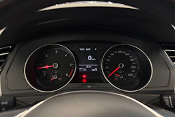 sininen Volkswagen Passat 2015 kuva 19.
