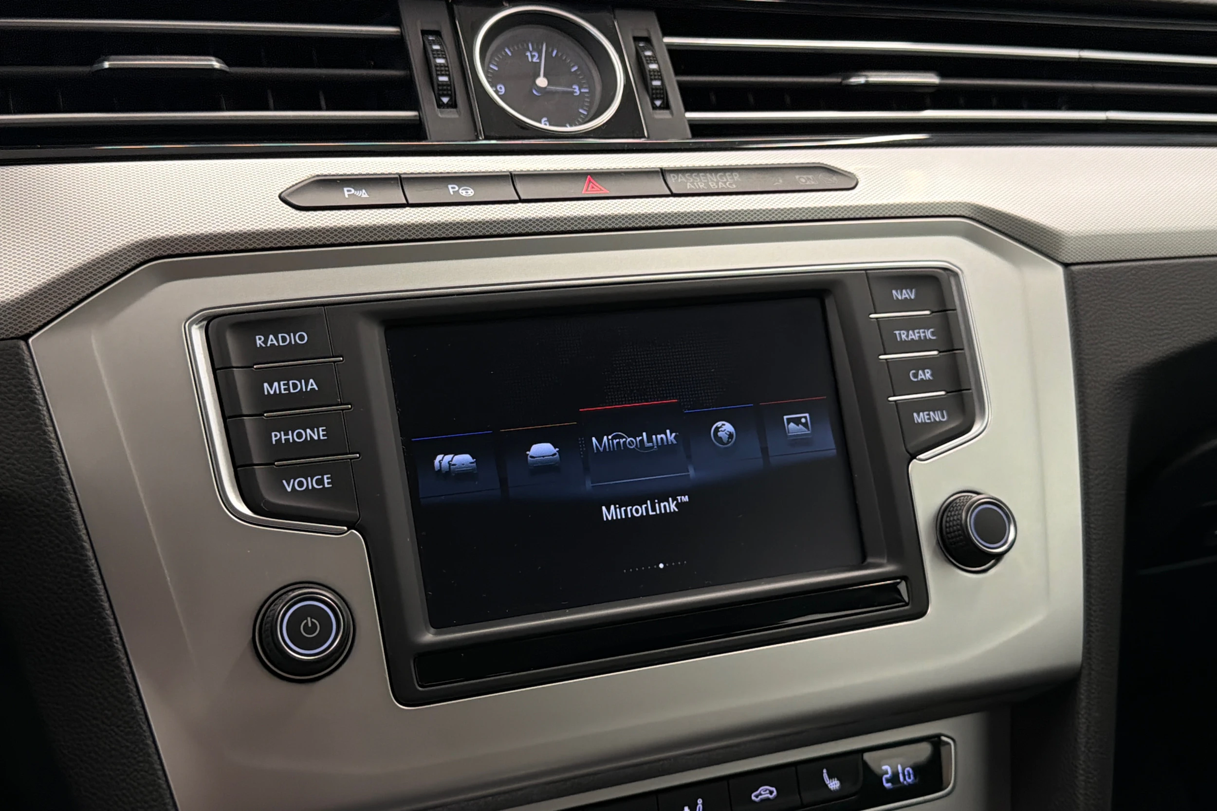 sininen Volkswagen Passat 2015 kuva 24.