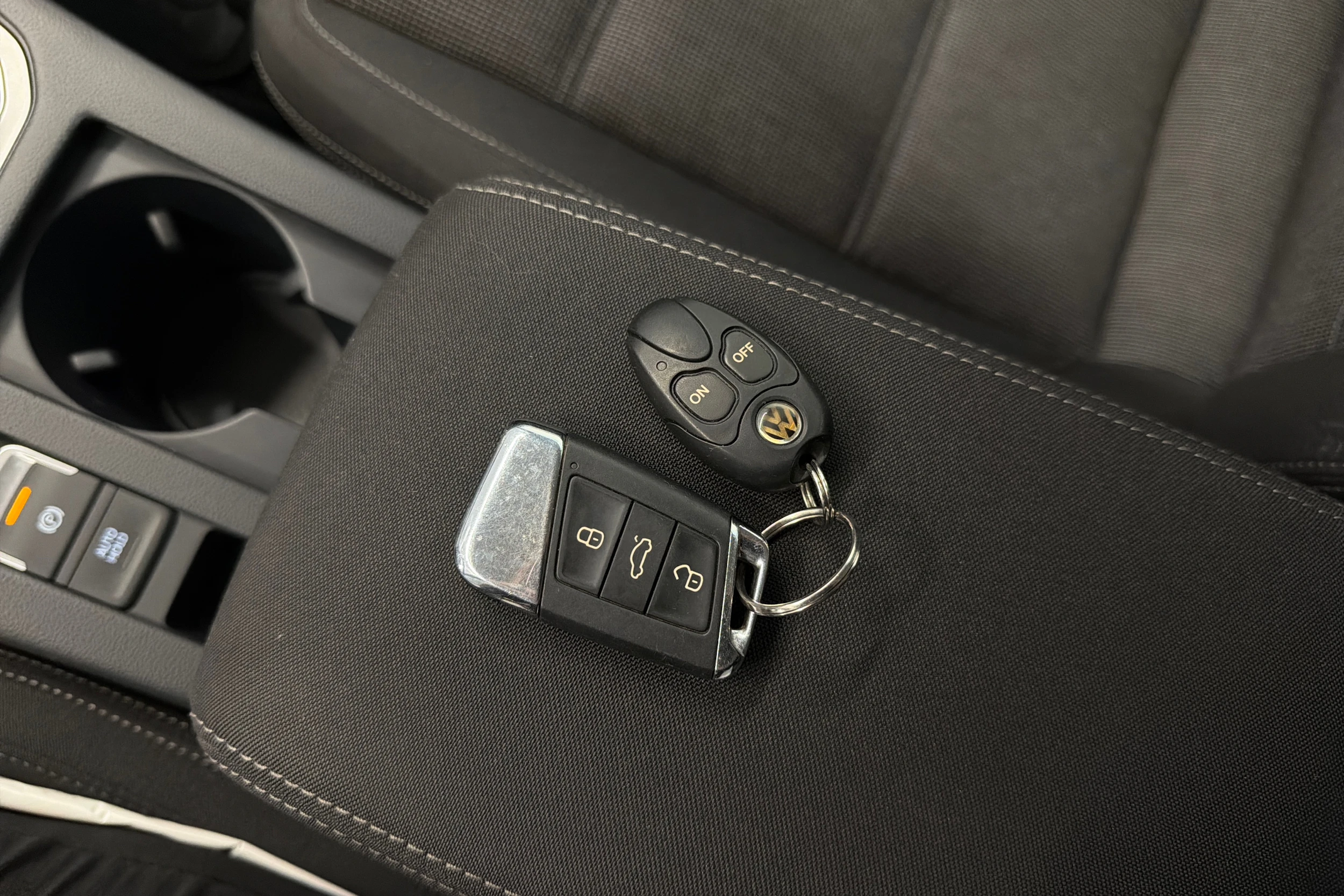 sininen Volkswagen Passat 2015 kuva 28.