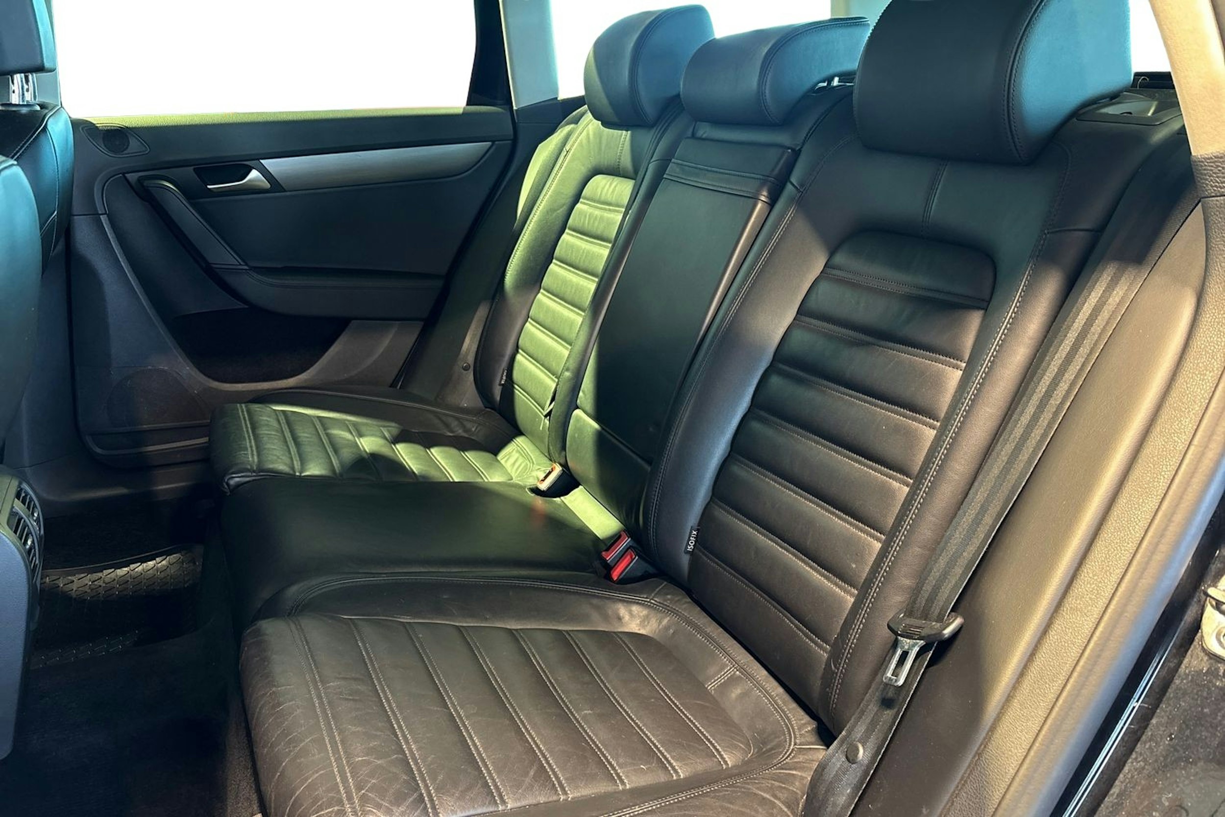 Musta Volkswagen PASSAT 2014 kuva 10.