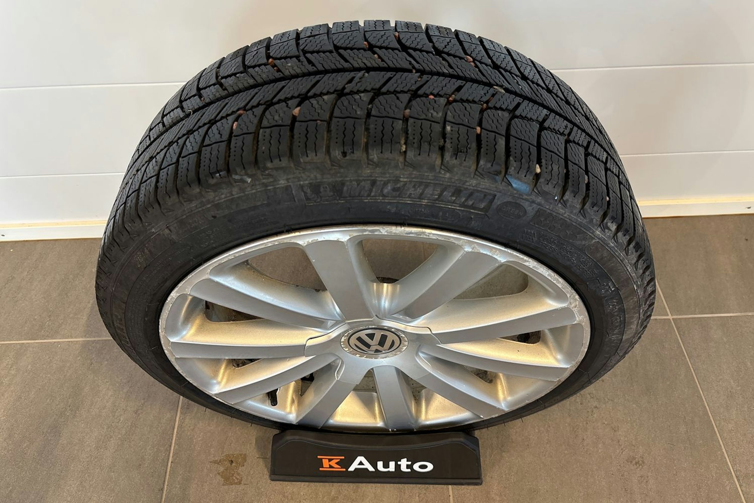 Musta Volkswagen PASSAT 2014 kuva 14.