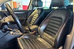 Musta Volkswagen PASSAT 2014 kuva 18.