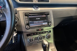 Musta Volkswagen PASSAT 2014 kuva 21.
