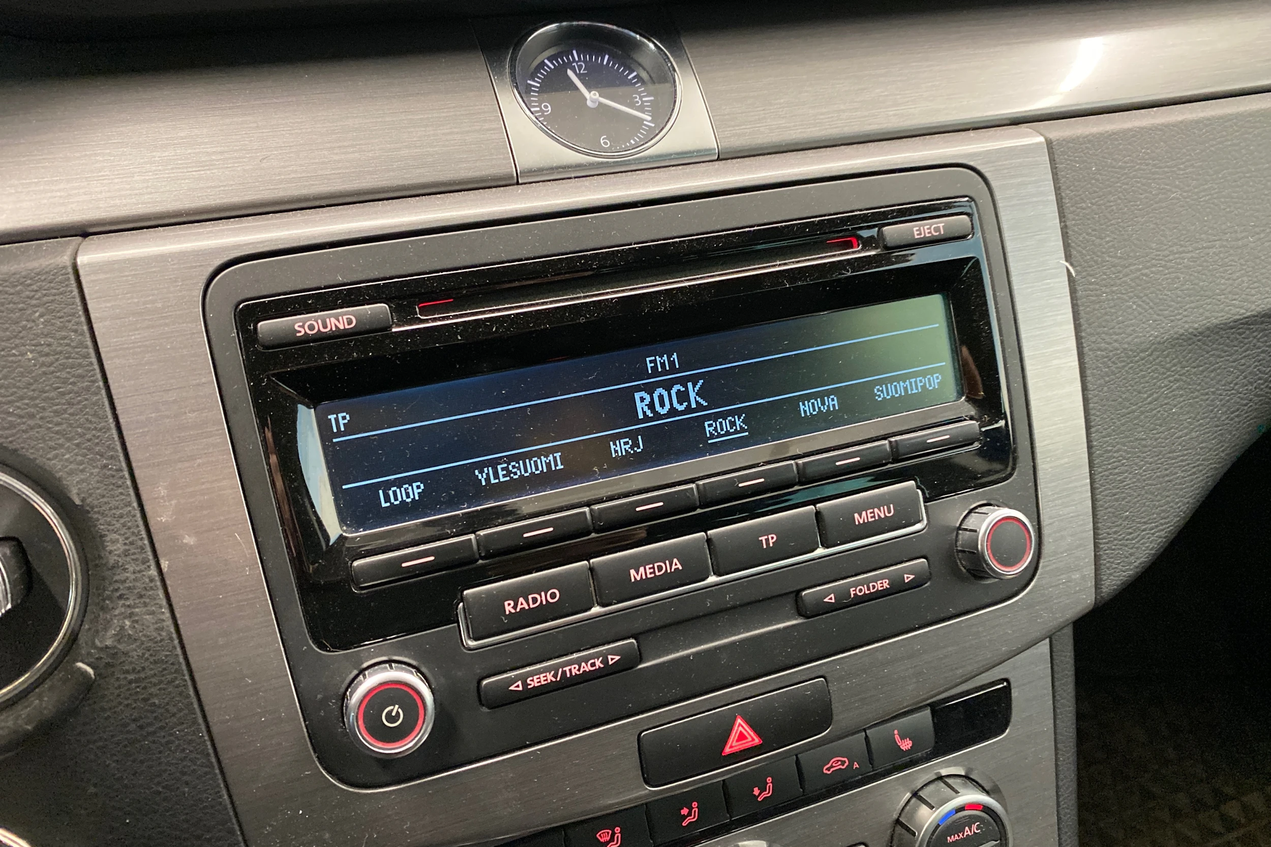 Sininen Volkswagen PASSAT 2014 kuva 12.