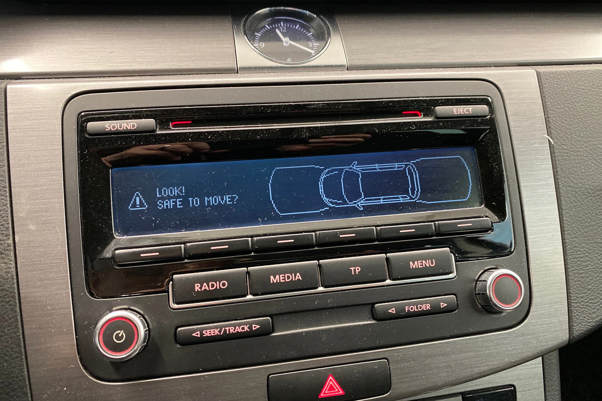 Sininen Volkswagen PASSAT 2014 kuva 13.