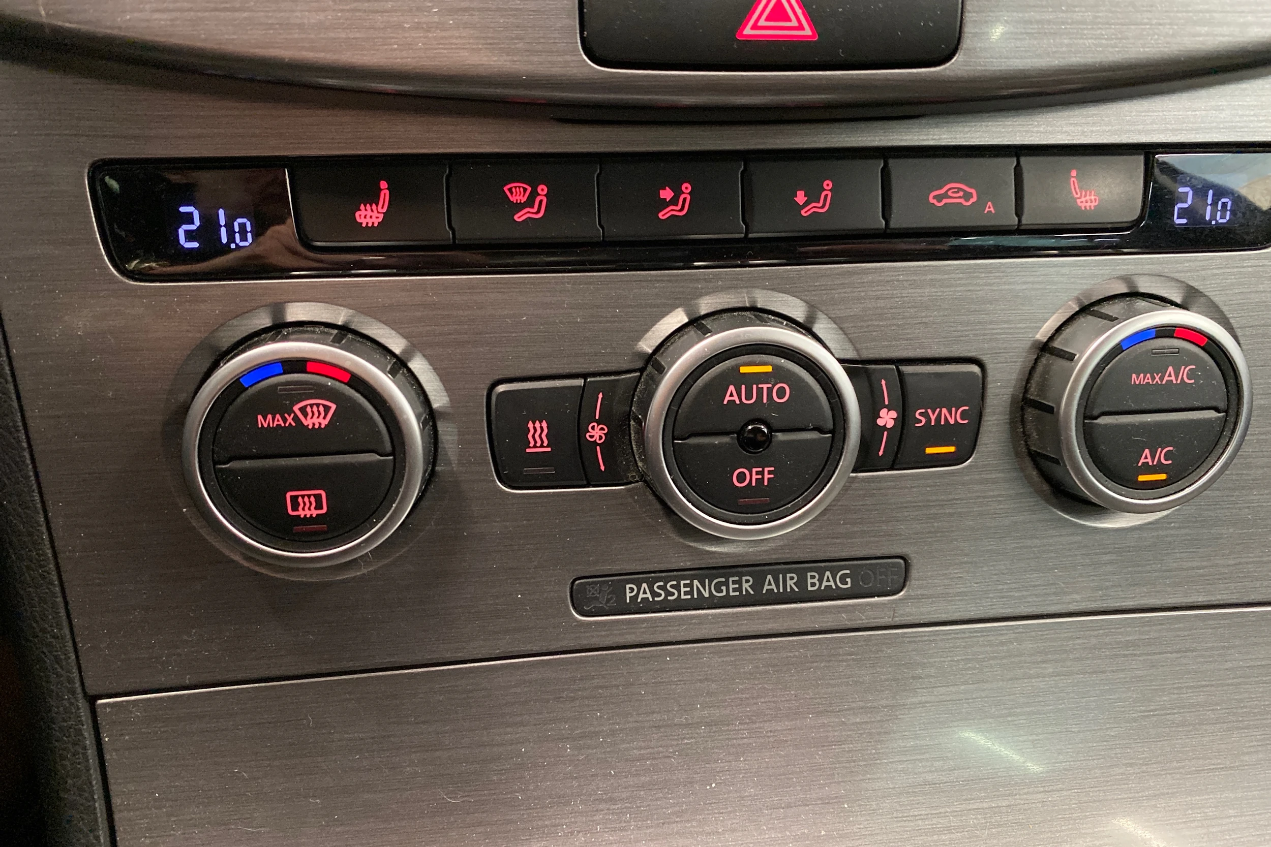 Sininen Volkswagen PASSAT 2014 kuva 14.