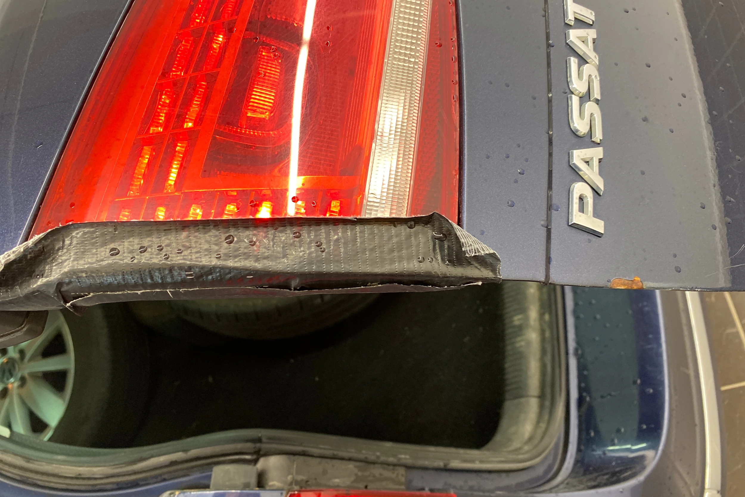 Sininen Volkswagen PASSAT 2014 kuva 32.