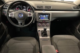 Musta Volkswagen PASSAT 2014 kuva 7.