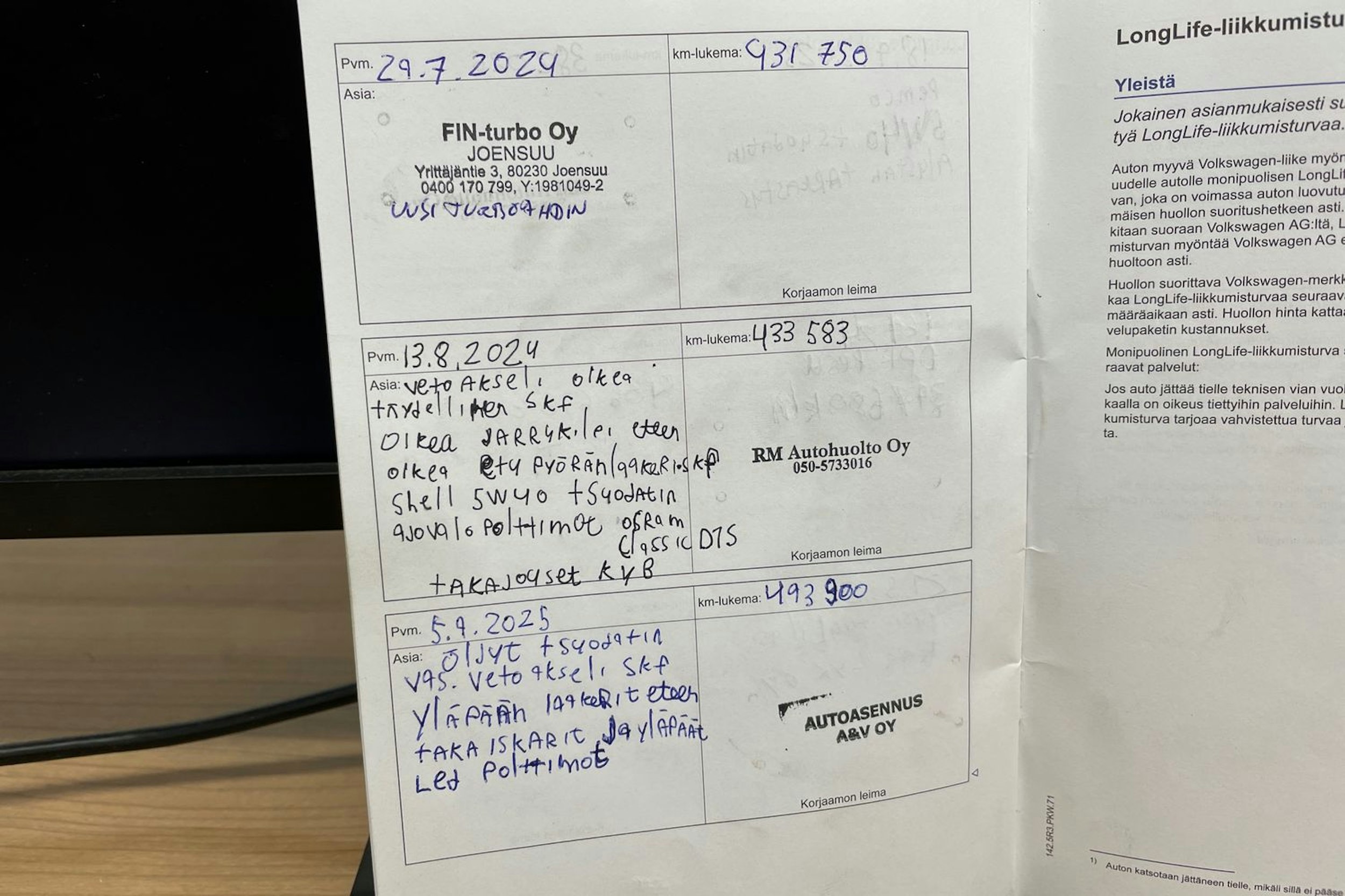 Musta Volkswagen PASSAT 2014 kuva 24.