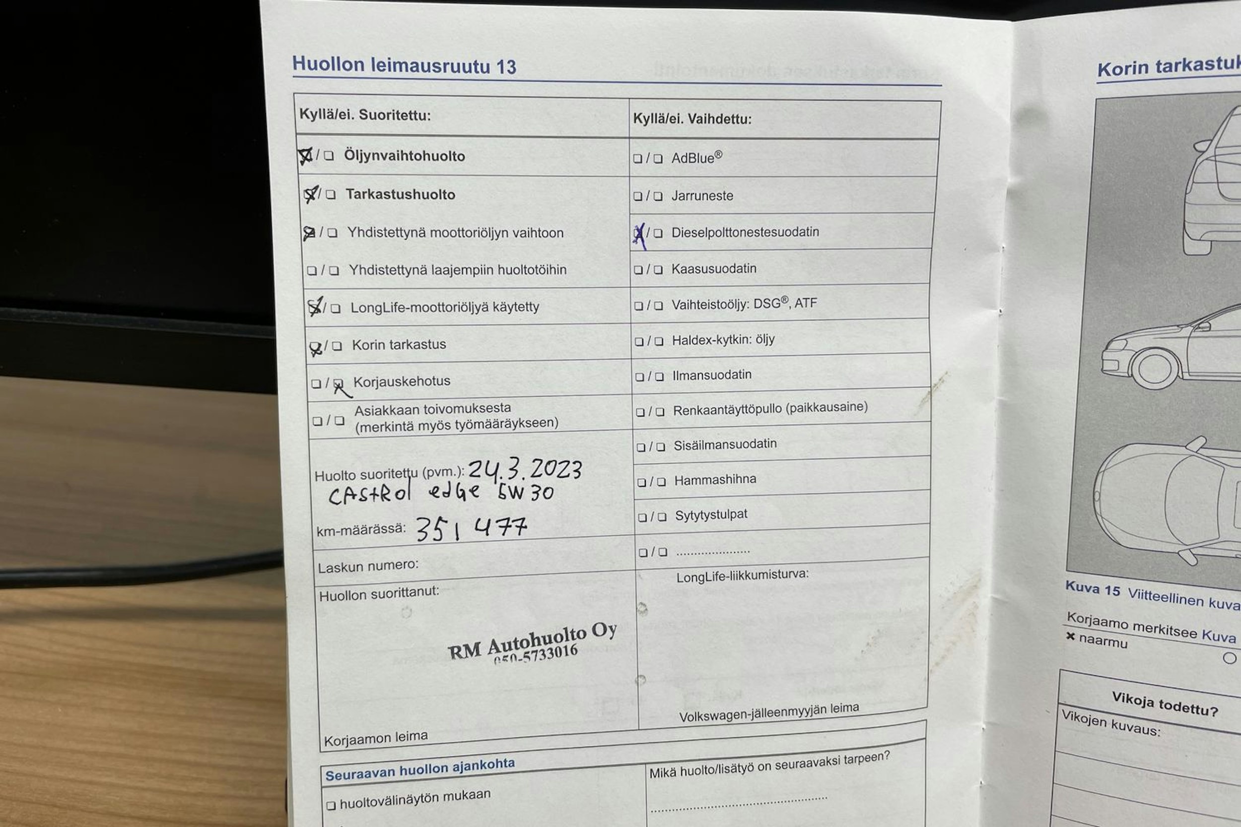 Musta Volkswagen PASSAT 2014 kuva 32.