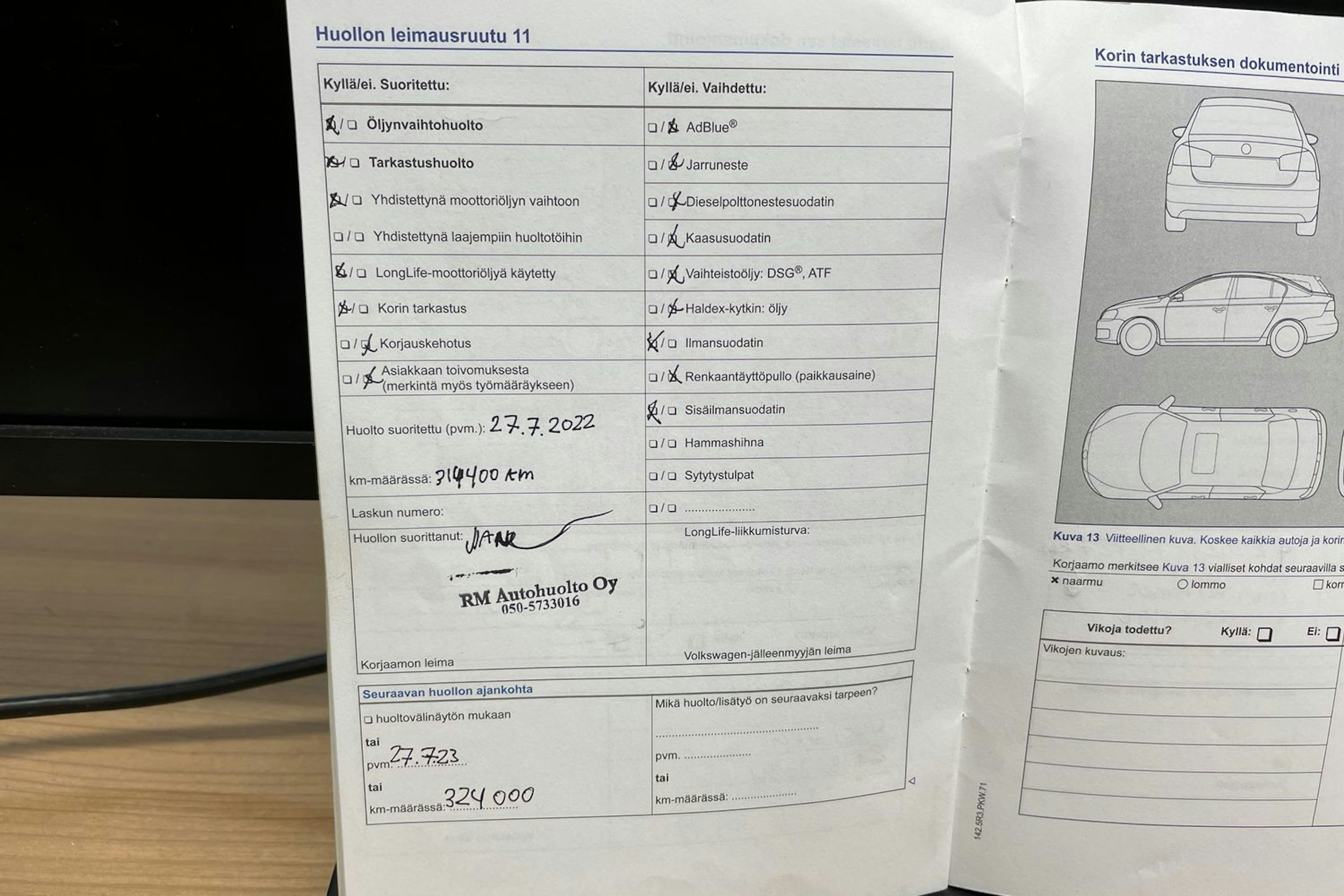 Musta Volkswagen PASSAT 2014 kuva 34.