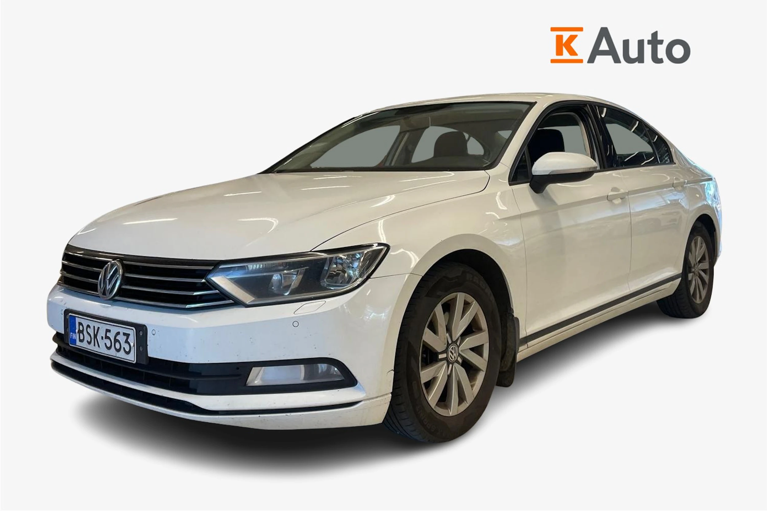 valkoinen Volkswagen Passat 2015 kuva 1.