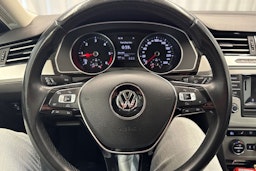 ruskea (beige) Volkswagen Passat 2015 kuva 14.
