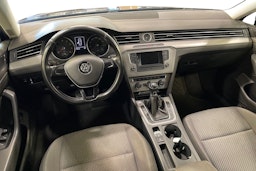 musta Volkswagen Passat 2015 kuva 9.