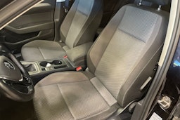 musta Volkswagen Passat 2015 kuva 10.