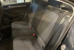 musta Volkswagen Passat 2015 kuva 14.
