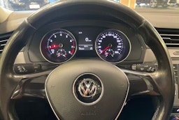 musta Volkswagen Passat 2015 kuva 15.