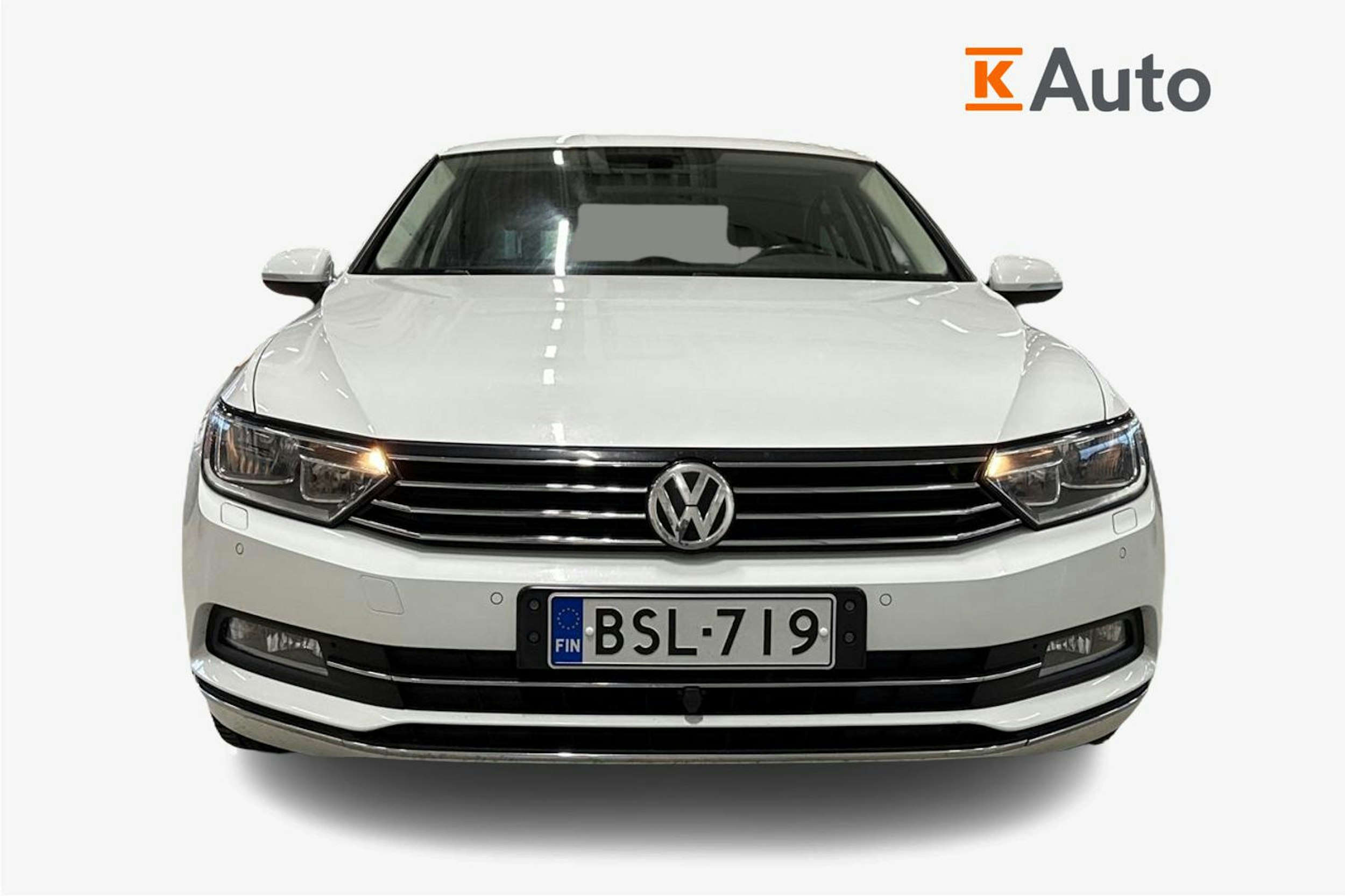 valkoinen Volkswagen Passat 2015 kuva 5.